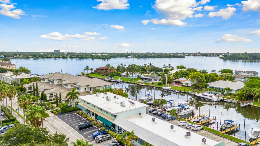 More Photos Of 23 Royal Palm Pointe, Vero Beach Restaurant For Sale