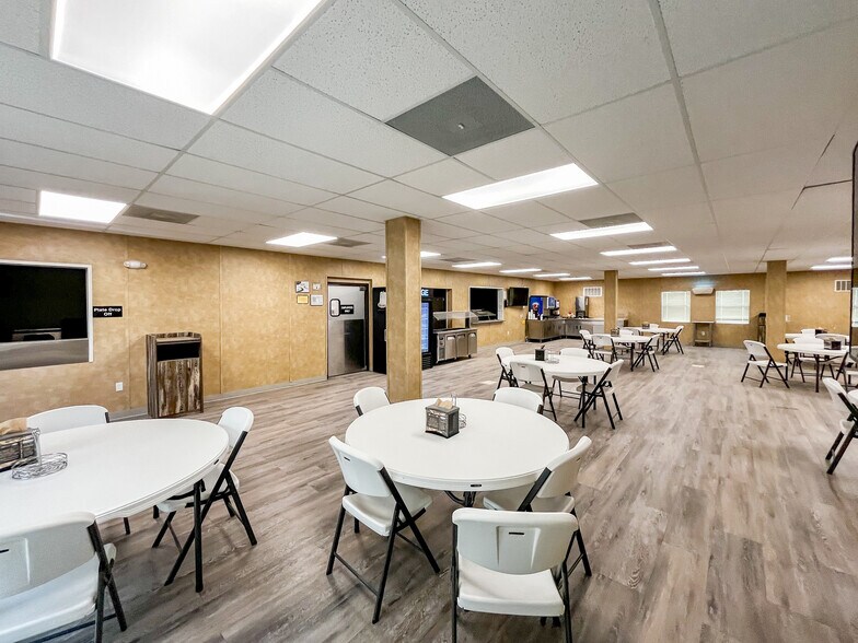 More Photos Of 906 S Highway 285, Pecos Warehouse For Sale