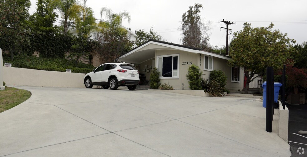More Photos Of 22315 Mulholland Hwy, Calabasas Office For Lease