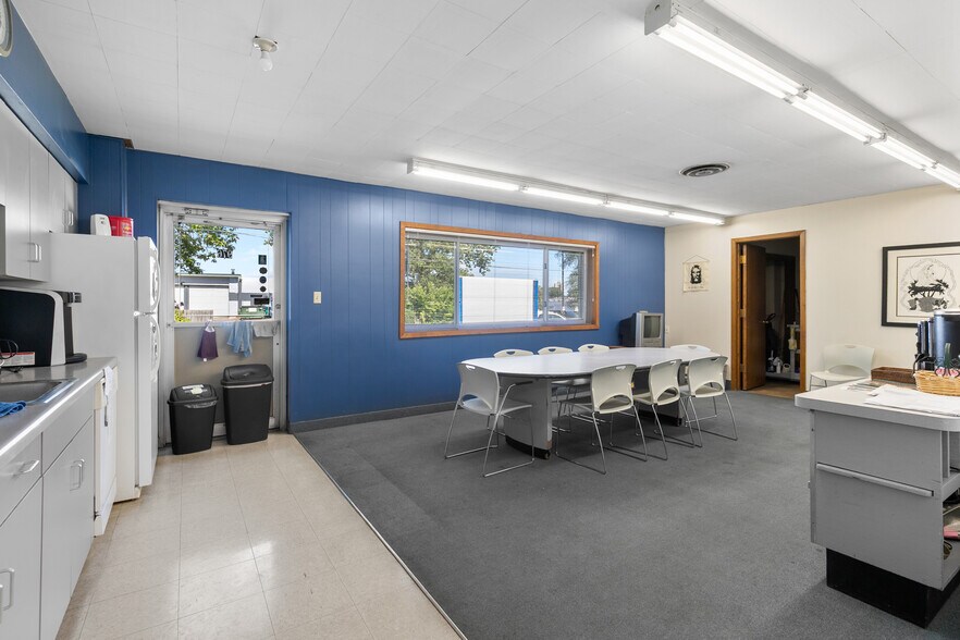 More Photos Of 976 W Minnehaha Ave, Saint Paul Warehouse For Sale