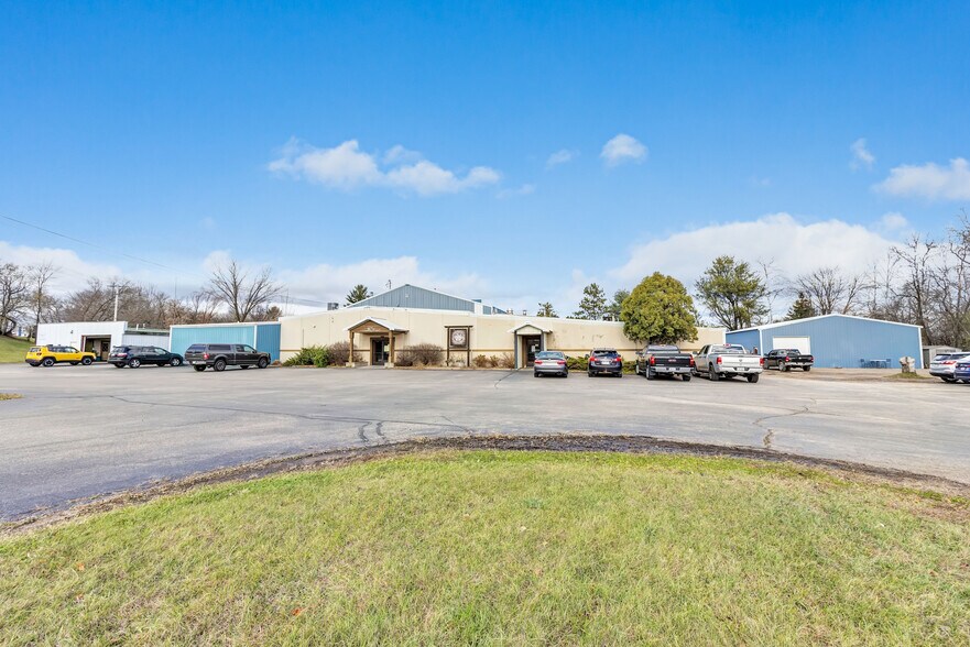 More Photos Of 715 Redfield St, Waupaca Freestanding For Sale