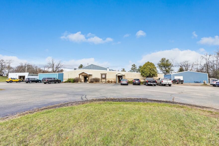 More Photos Of 715 Redfield St, Waupaca Freestanding For Sale