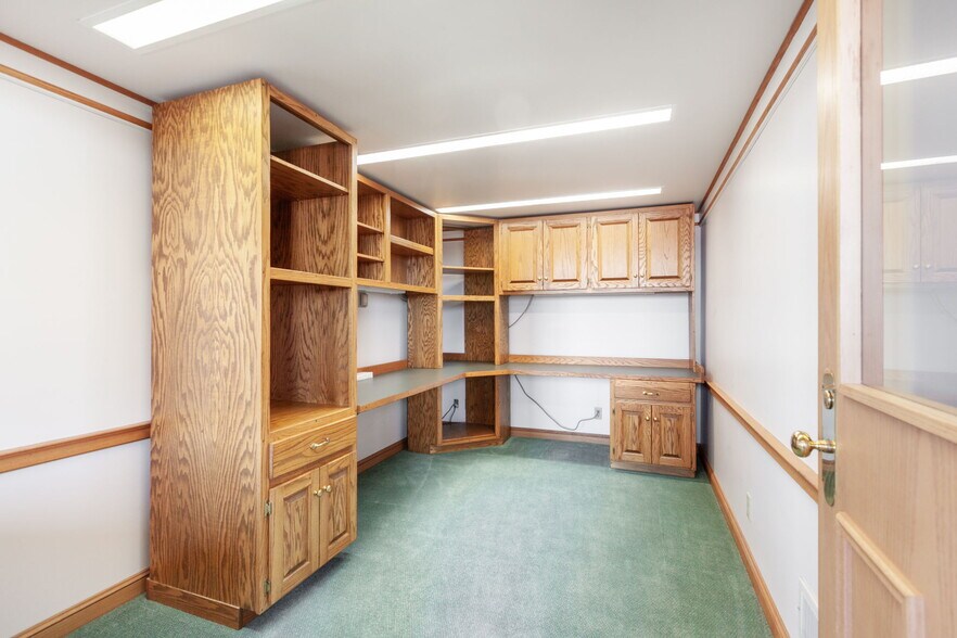 More Photos Of 772 W Main St, Lake Geneva Loft Creative Space For Lease