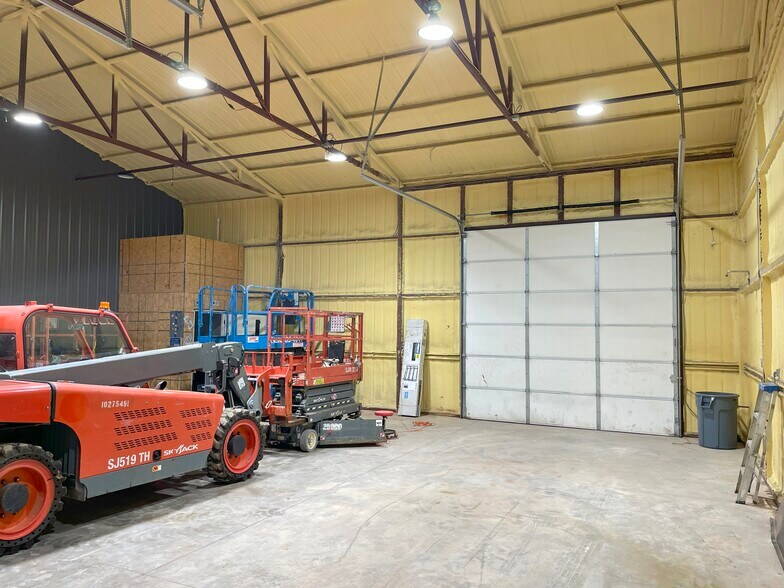 More Photos Of 16915 Hefner rd, El Reno Industrial For Sale