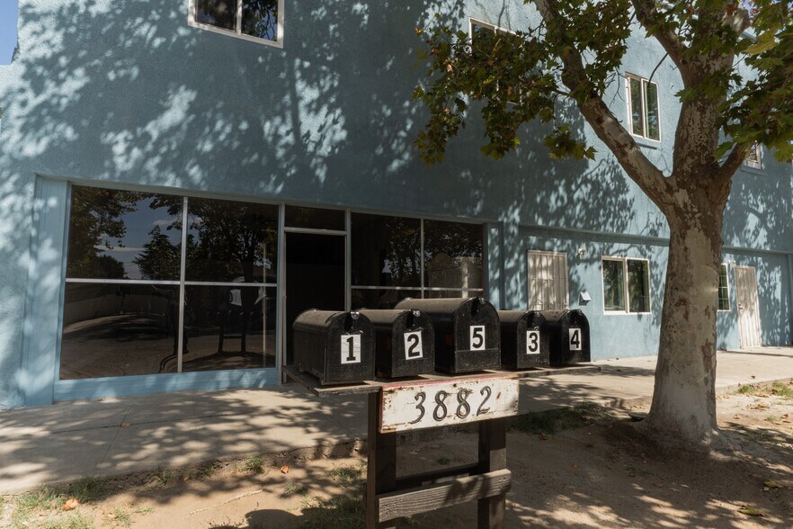 More Photos Of 3882 Washington Ave, Le Grand Apartments For Sale