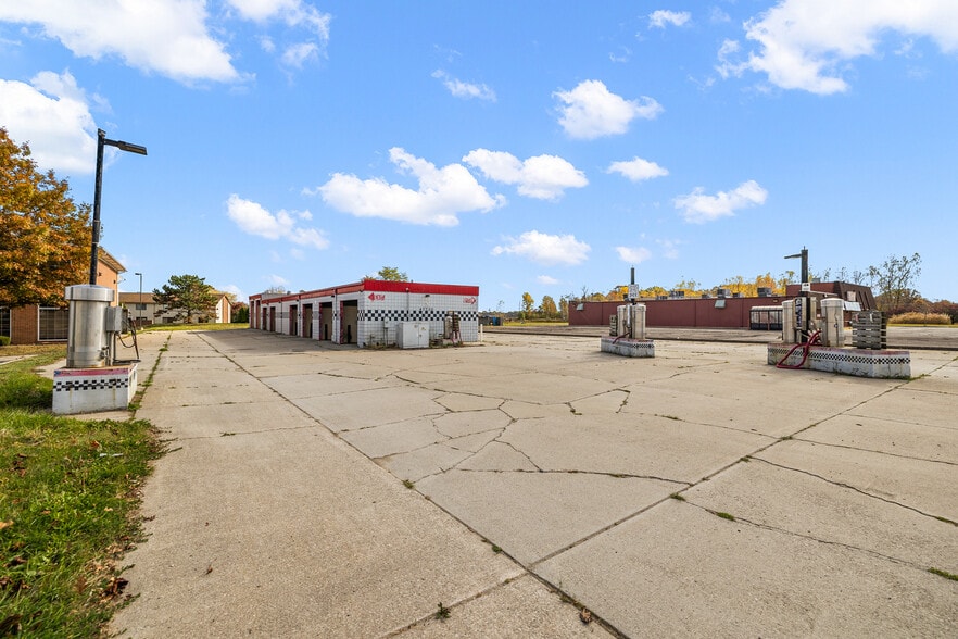 More Photos Of 47720 Gratiot Ave, Chesterfield Carwash For Sale