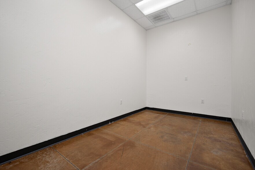 More Photos Of 1940 Harper St, Choctaw Medical For Lease