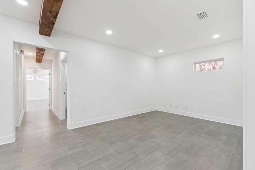 More Photos Of 557 W Plant St, Winter Garden Office For Sale