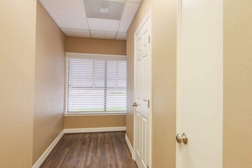More Photos Of 3421 W Davis St, Conroe Medical For Lease