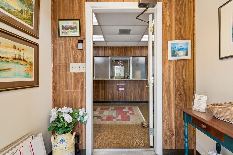 More Photos Of 1401 9th Ave N, Saint Petersburg Medical For Sale