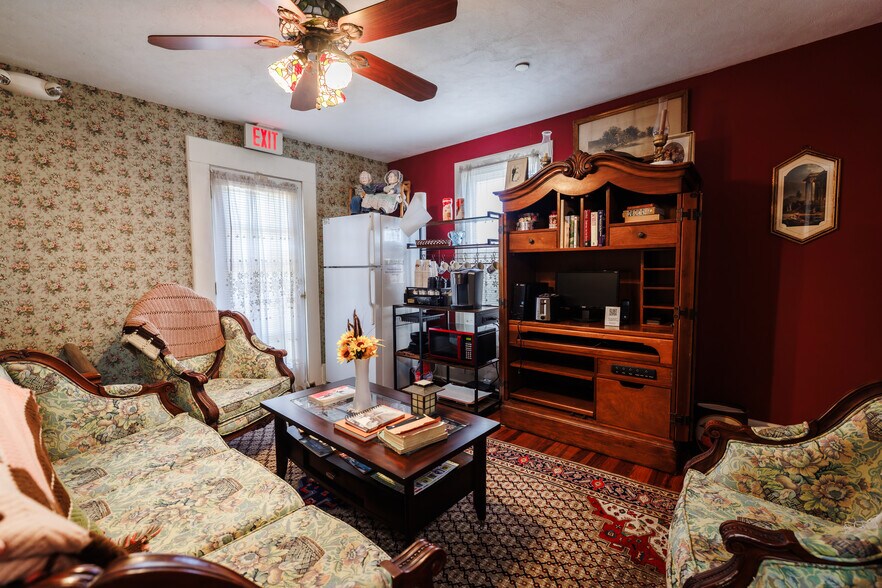 More Photos Of 215 E French Ave, Orange City Hospitality For Sale