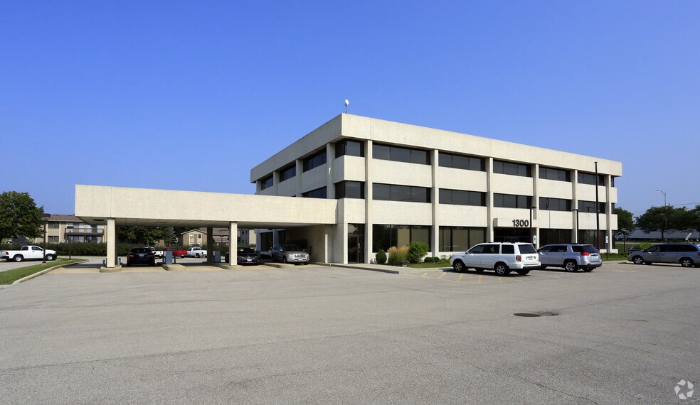 More Photos Of 1300 Greenbrook Blvd, Hanover Park Coworking Space