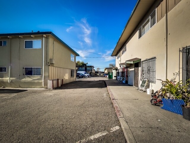 More Photos Of 314-324 105th Ave, Oakland Apartments For Sale
