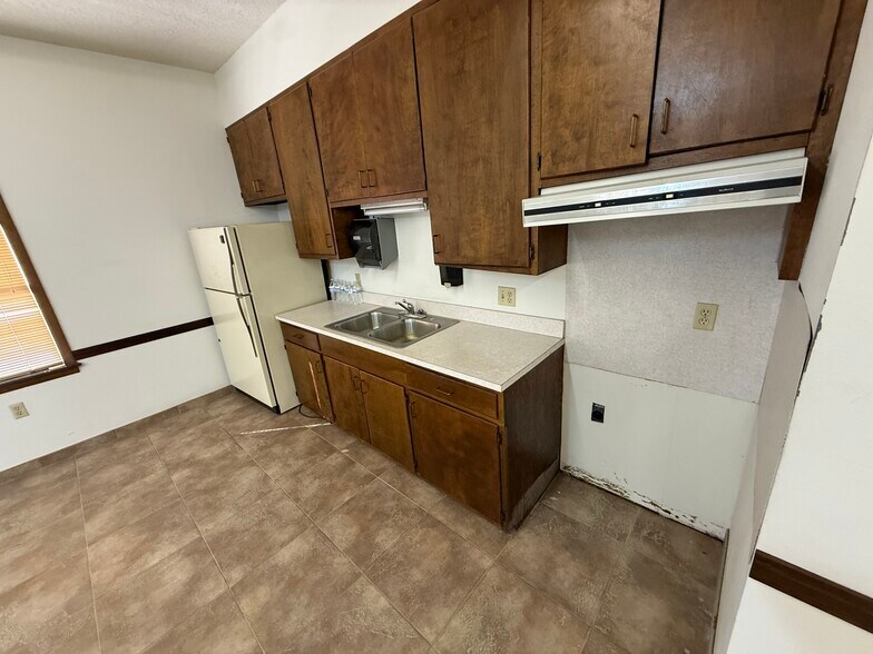 More Photos Of 702 E Church St, Atmore Specialty For Sale