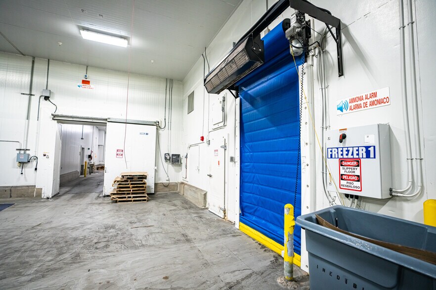 More Photos Of 811 N 1st St, Silverton Industrial For Sale