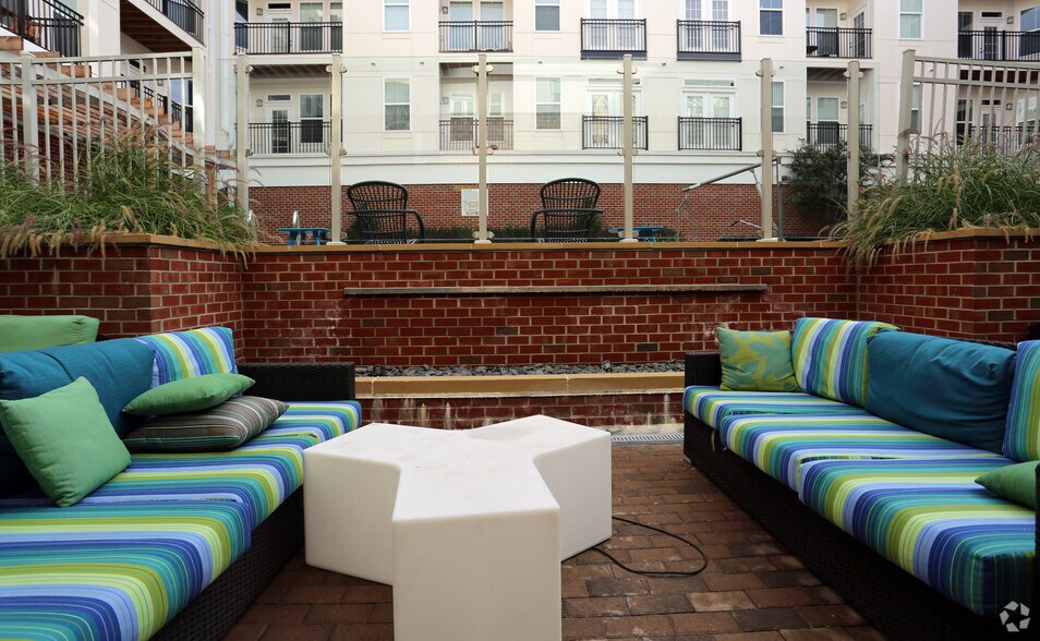 More Photos Of 101 N Wolfe St, Baltimore Apartments For Lease