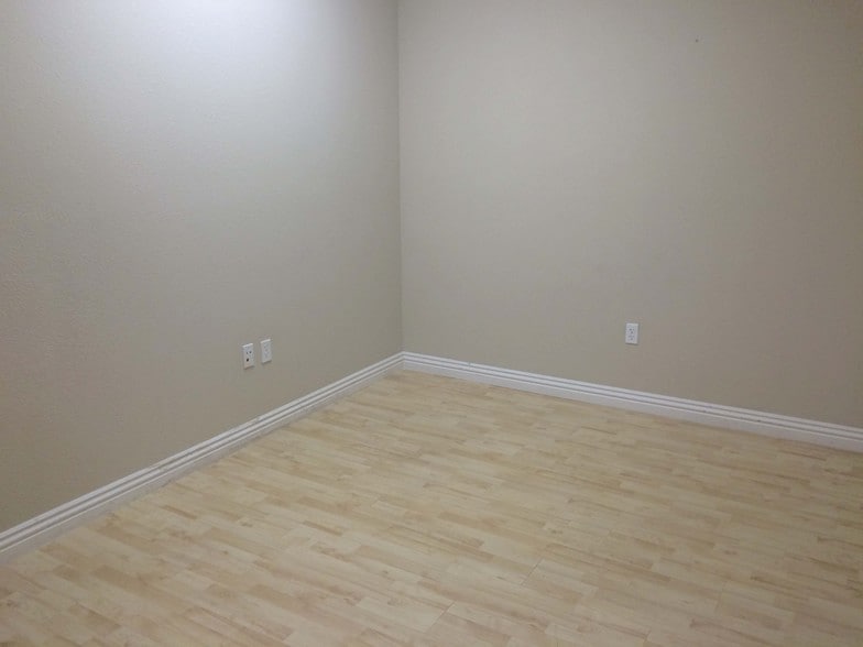 More Photos Of 4315 N Rancho Dr, Las Vegas Loft Creative Space For Lease