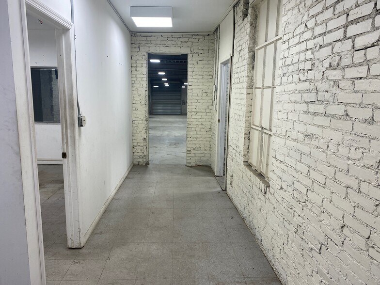 More Photos Of 180 Morgan Ave, Brooklyn Warehouse For Lease