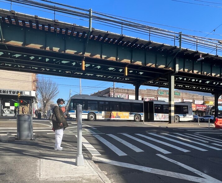 More Photos Of 4125-4127 White Plains Rd, Bronx General Retail For Sale