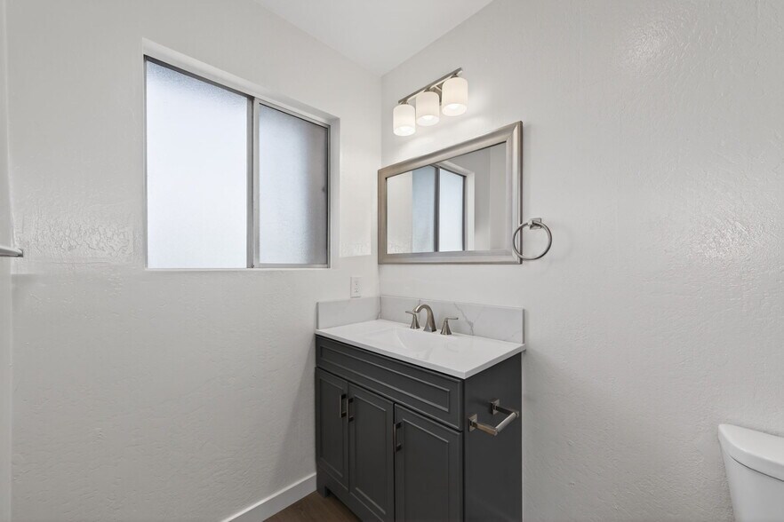 More Photos Of 631 Hillside Ter, Vista Apartments For Sale