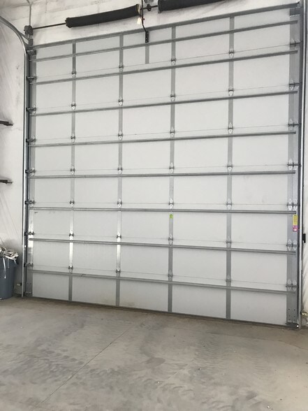 More Photos Of 6414 Wickum Rd, Williston Warehouse For Lease