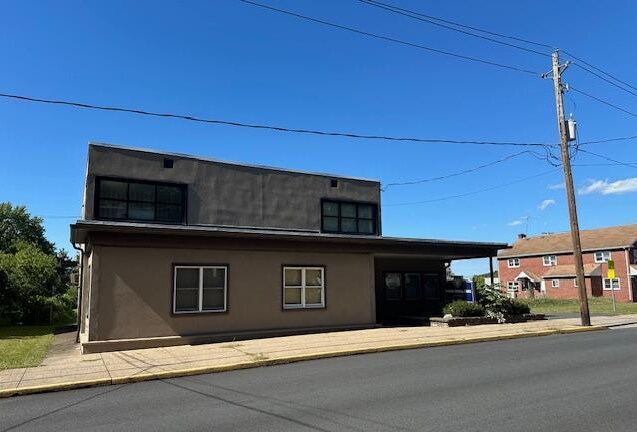 More Photos Of 223 W Reliance Rd, Telford Flex For Sale