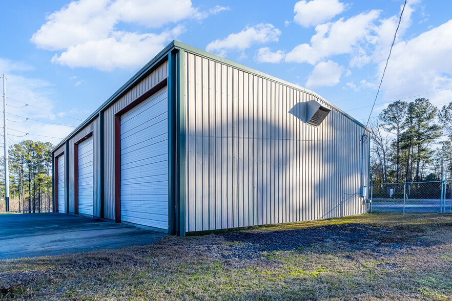 More Photos Of 1700 W 5th North St, Summerville Flex For Sale