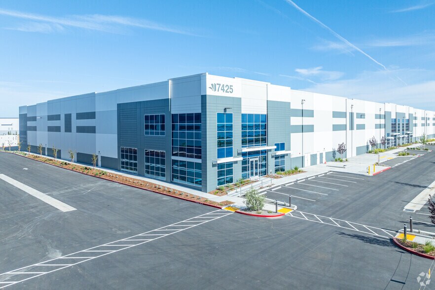 More Photos Of 7425 Lone Tree Rd, Sacramento Distribution For Lease