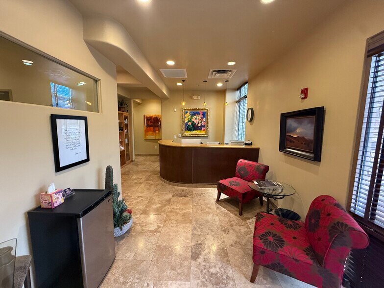 More Photos Of 7336 E Deer Valley Rd, Scottsdale Office For Sale