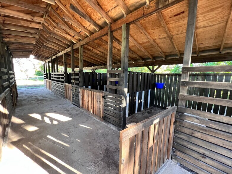 More Photos Of 22226 Sr 64, Bradenton Specialty For Sale