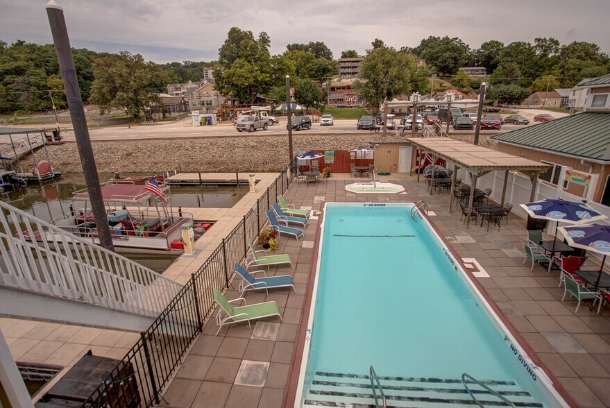 More Photos Of 215 W Water St, Grafton Marina For Sale