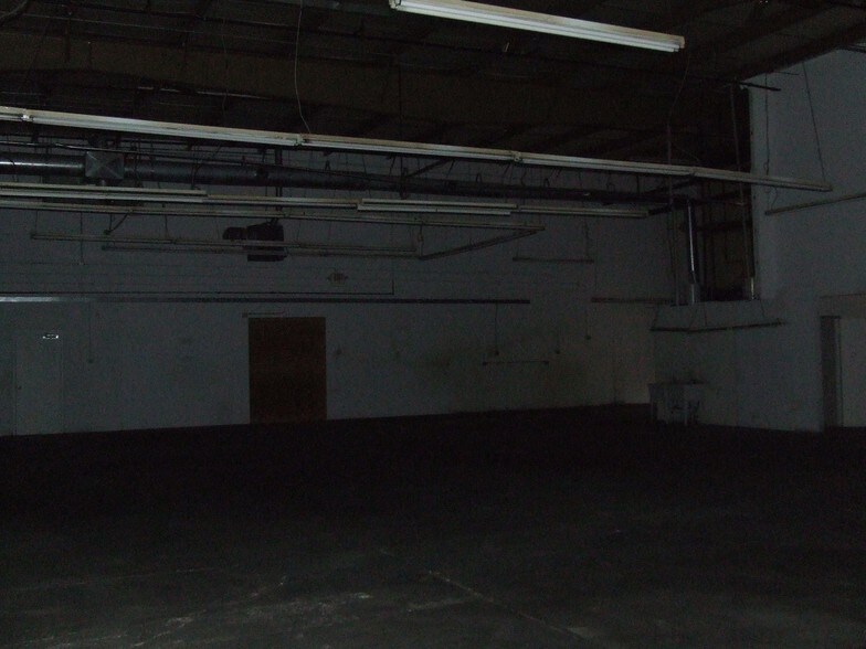 More Photos Of 876 N Lenola Rd, Moorestown Warehouse For Lease