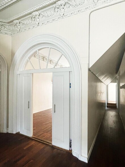 More Photos Of 144 Montague St, Brooklyn Storefront Retail Residential For Lease