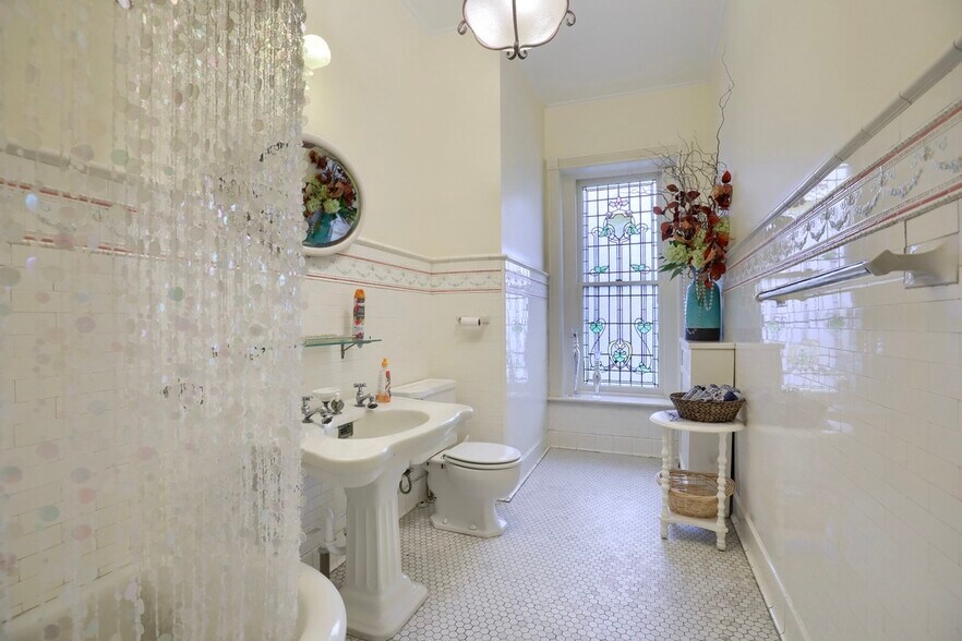 More Photos Of 802 N Duke St, Lancaster Office For Sale