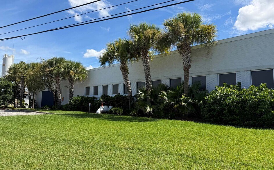 More Photos Of 155 S Edgewood Ave, Jacksonville Manufacturing For Lease