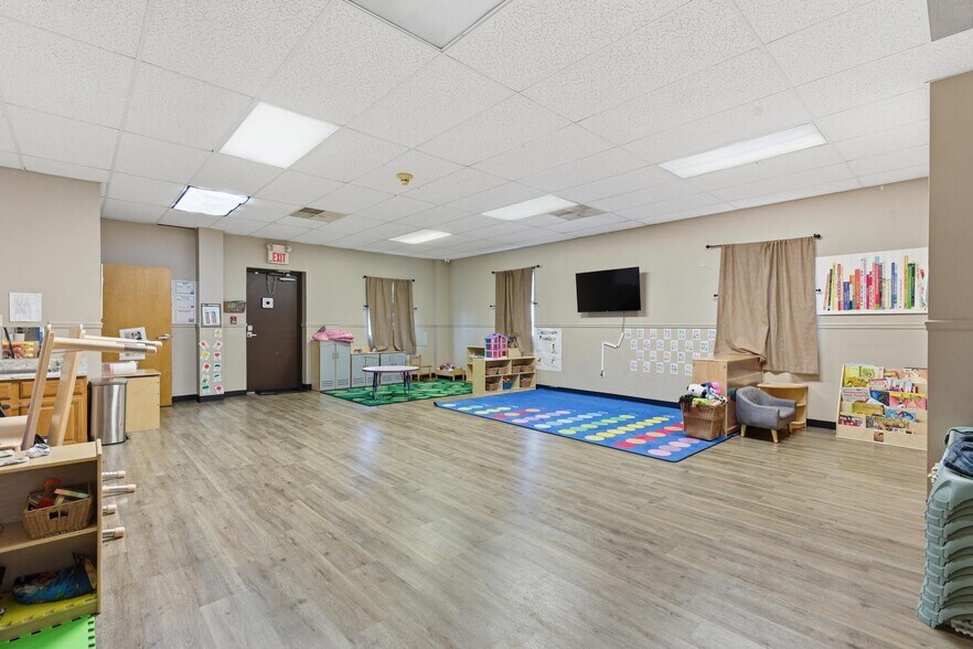 More Photos Of 1600 Alex Dr, Wilmington Daycare Center For Sale