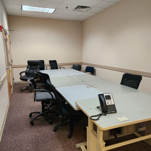 More Photos Of 5300 MacArthur Blvd, Vancouver Office For Lease