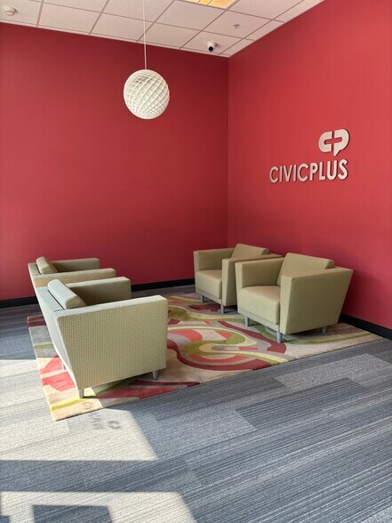 More Photos Of 302 S 4th St, Manhattan Office For Lease