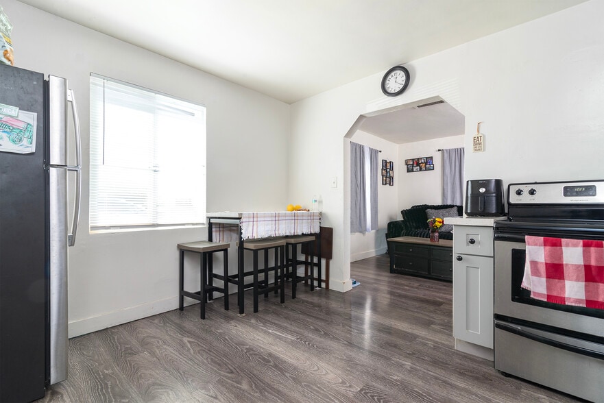 More Photos Of 2142 E Taylor St, Phoenix Multifamily For Sale