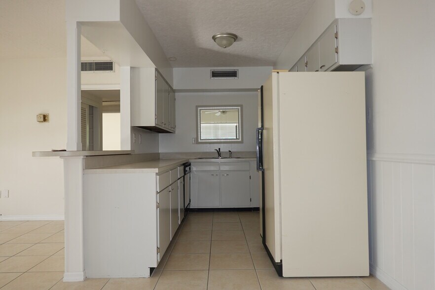 More Photos Of 2887 S Osceola Ave, Orlando Office For Sale