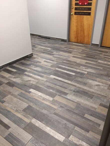 More Photos Of 6620 Crain Hwy, La Plata Office For Lease