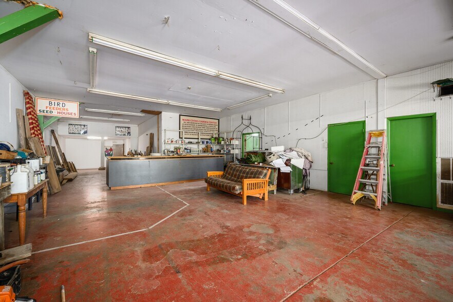 More Photos Of 101 E Main St, Lake Zurich Garden Center For Sale