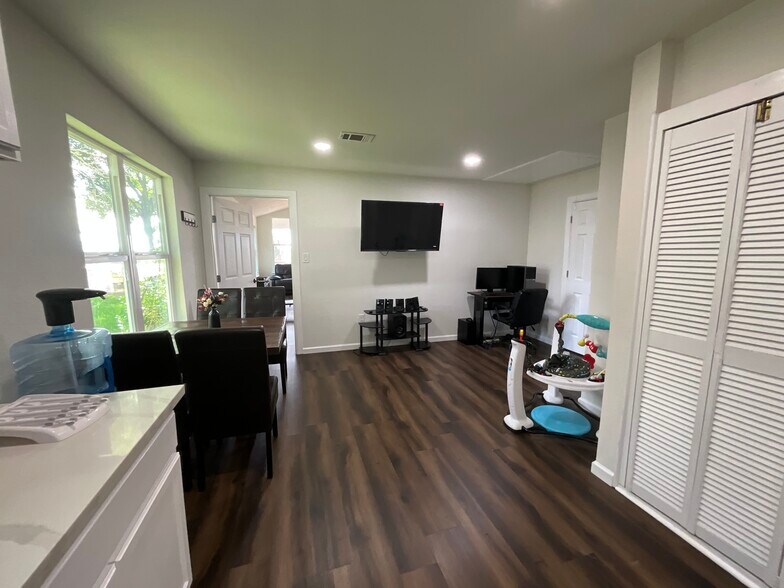 More Photos Of 21095 FM 362 Rd, Waller Flex For Sale