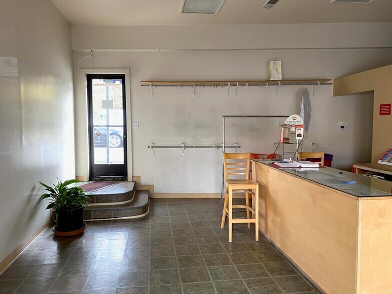 More Photos Of 322 San Anselmo Ave, San Anselmo Storefront For Sale