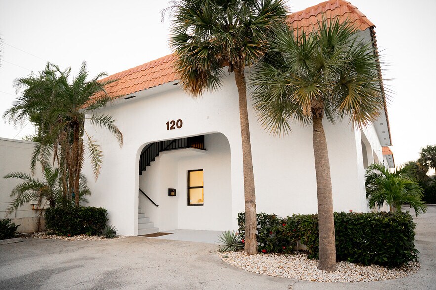 More Photos Of 112-120 US Highway 1, Tequesta Medical For Sale