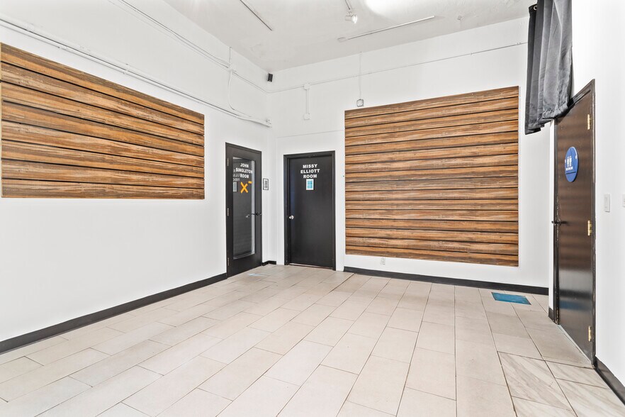 More Photos Of 5148-5152 Lankershim Blvd, North Hollywood Storefront For Sale