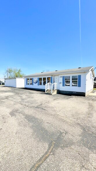 More Photos Of 1310 Poplar st, Terre Haute General Retail For Sale