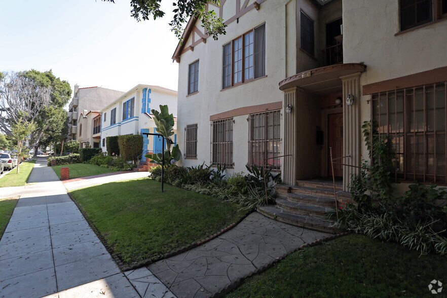 More Photos Of 626 S Cloverdale Ave, Los Angeles Apartments For Sale