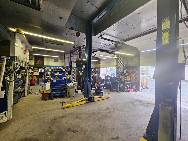 More Photos Of 1737 S Burlington Rd, Bridgeton Flex For Sale