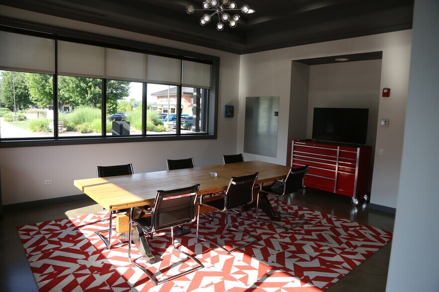 More Photos Of 1901 N Gary Ave, Wheaton Storefront Retail Office For Sale